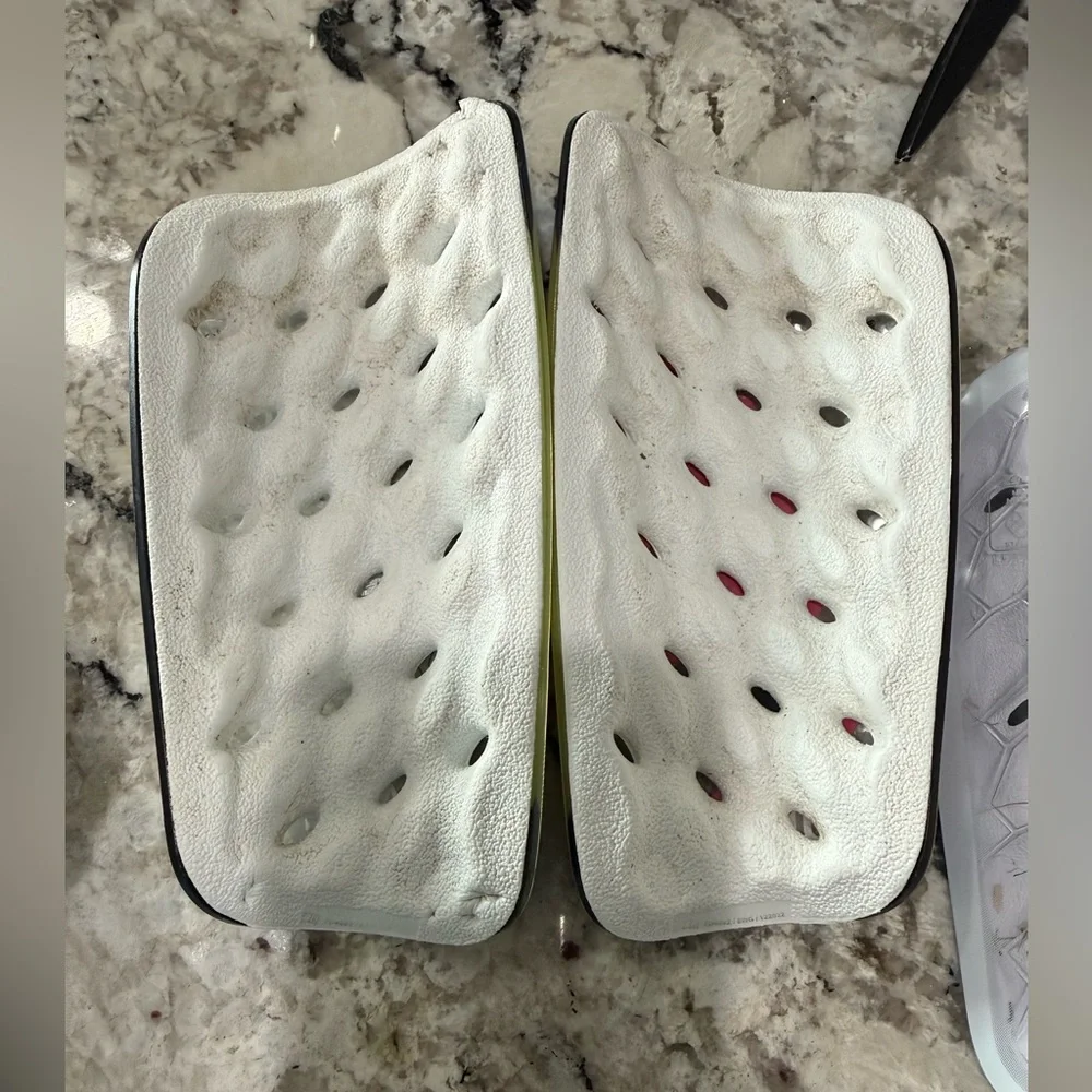 Nike Mercurial Lite Shin Guards - Neon Yellow, Hot Pink & Black (unisex) - Picture 4 of 7